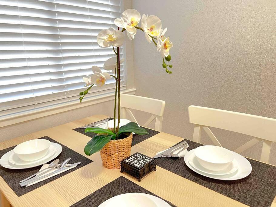 Luxury Condo In The Heart Of Midtown Sacramento Exterior photo